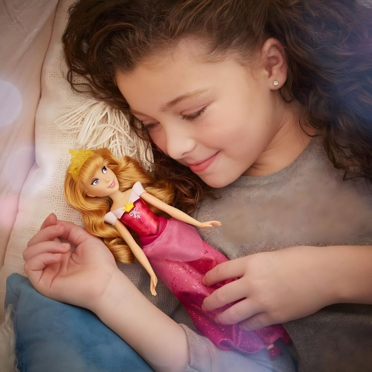 Princesa Disney Aurora Brilho Real com vestido rosa brilhante e coroa dourada