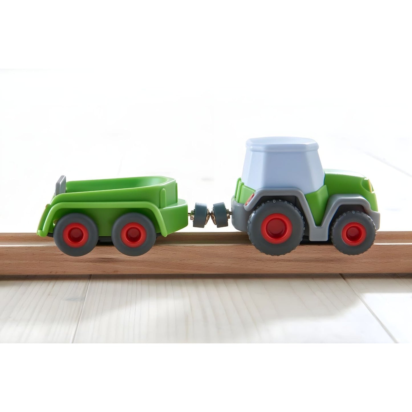 Trator de Fricção com Atrelado em imagem adicional