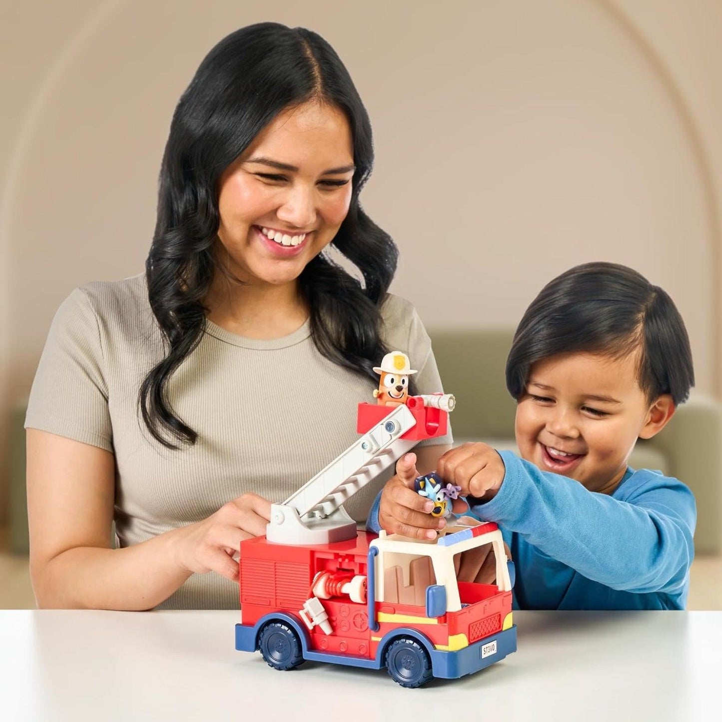 Apresentamos Bluey Camião dos Bombeiros com o SKU 641761024 recomendado para + 3 anos