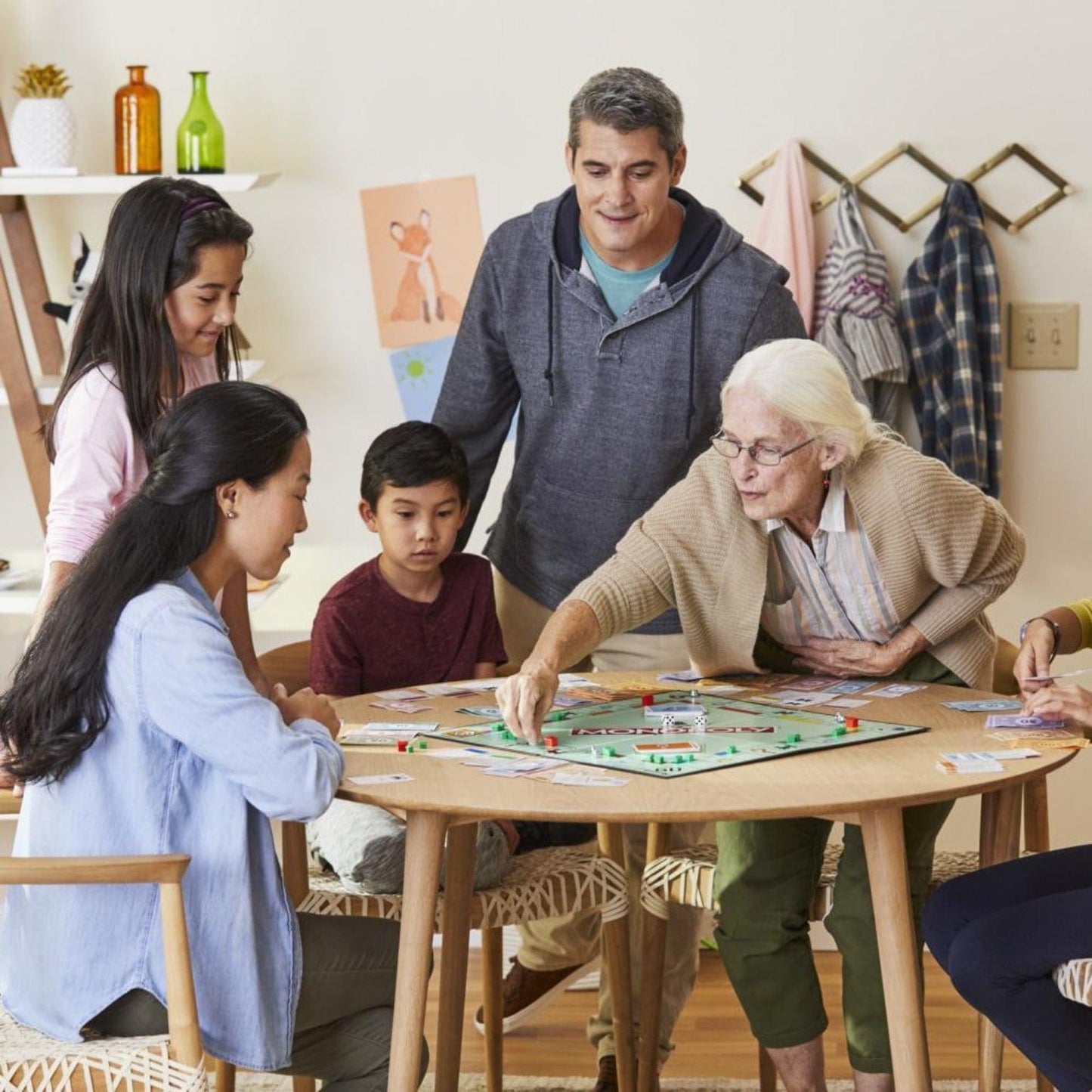 Apresentamos Jogo Monopoly com o SKU 90100924 recomendado para + 8 anos