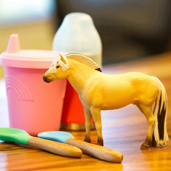 Apresentamos Figura de borracha - Cavalo Fiorde com o SKU 435270523 recomendado para + 3 anos