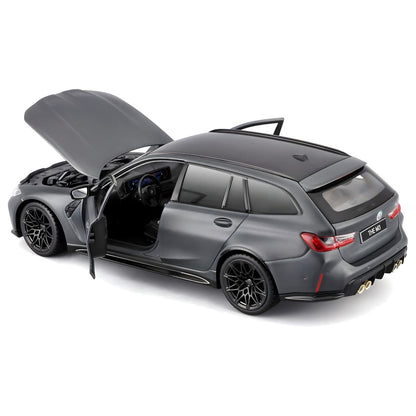 Traseira do BMW M3 Touring 2023 com porta-bagagens aberto