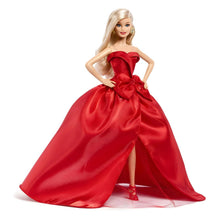 Barbie Holiday 2026 loira com vestido vermelho de gala e laço