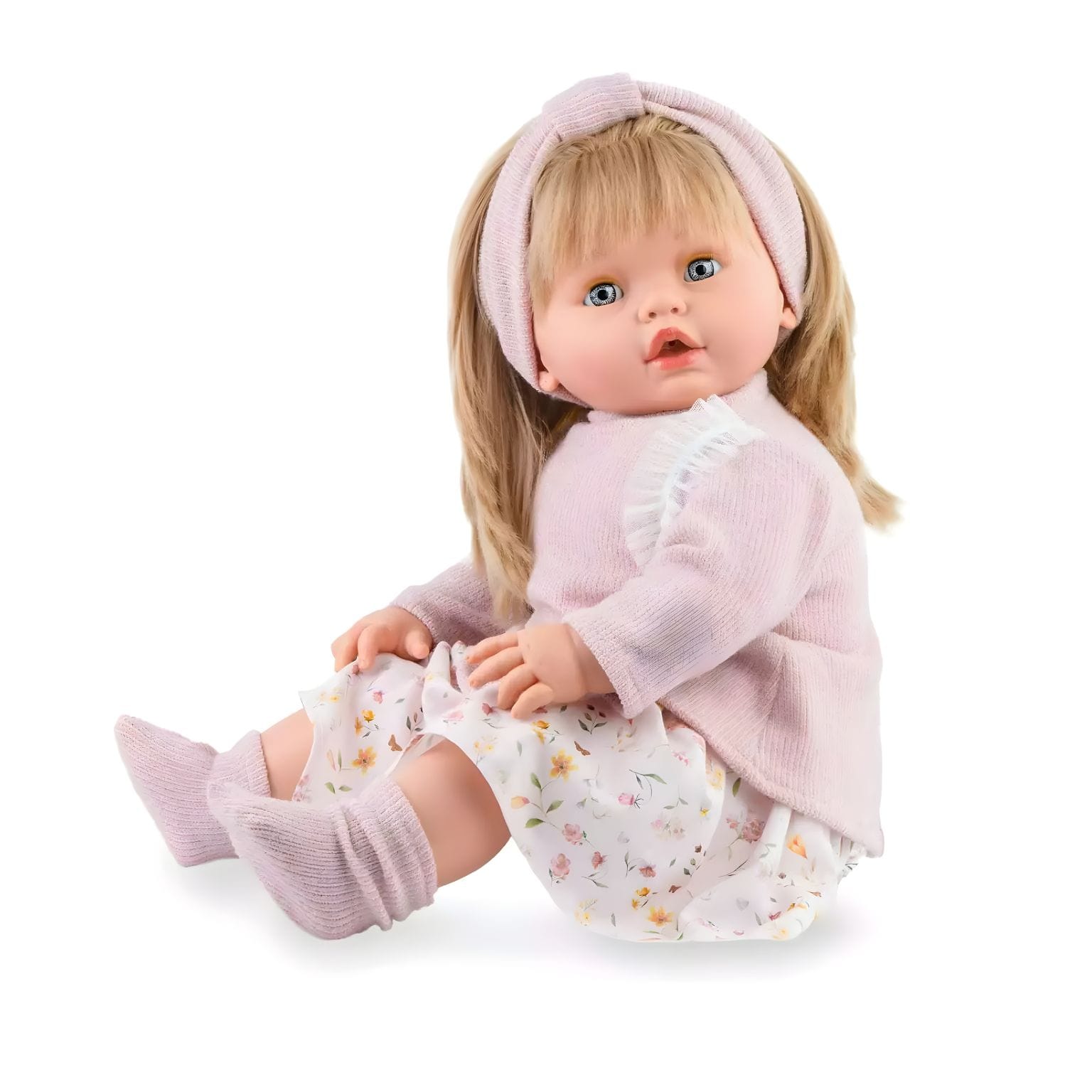 Boneca Leonor com corpo mole para brincadeiras de cuidado