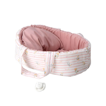 Muñeca Elegance 26 cm con capazo rosa en presentación comercial