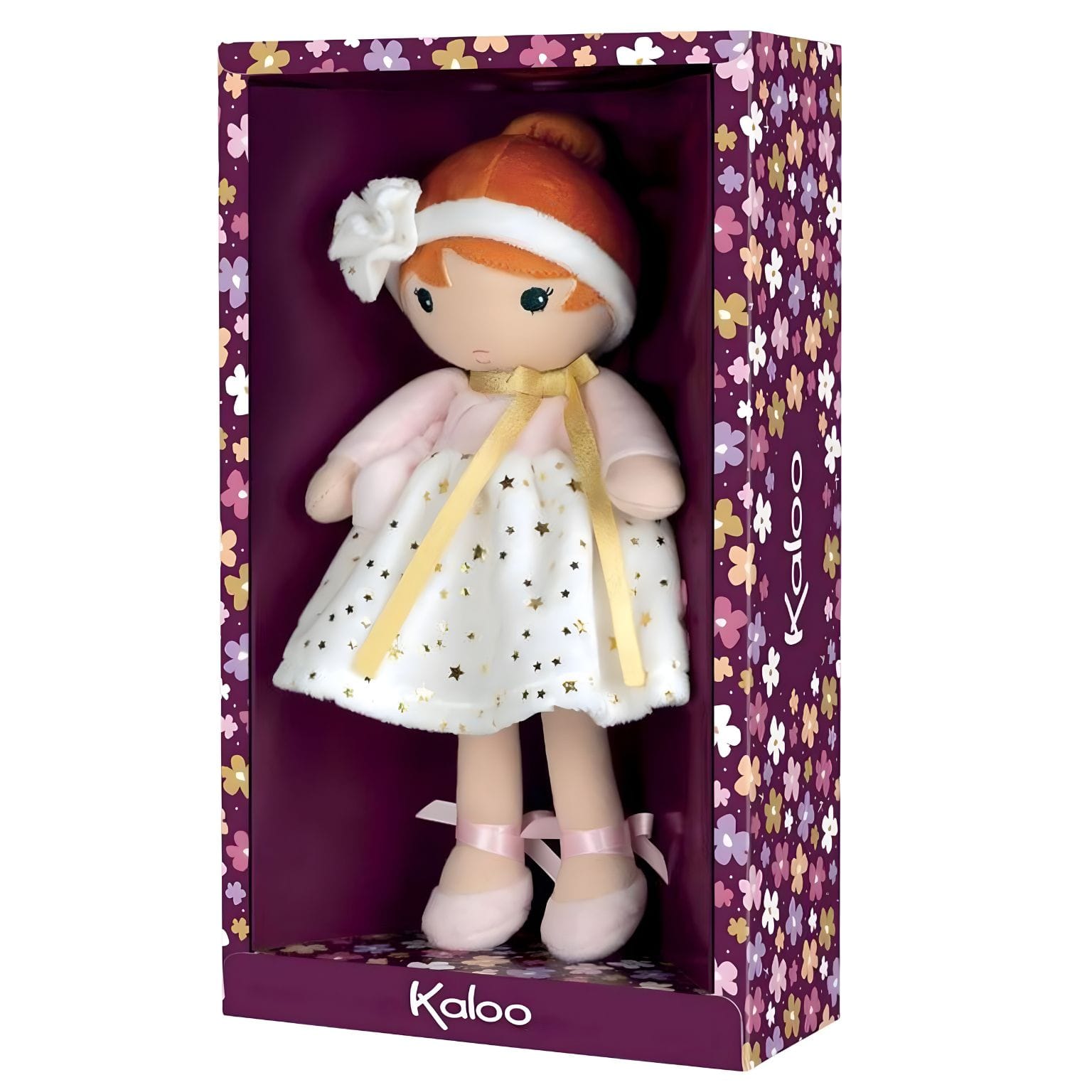 Boneca de pano Valentine da Kaloo com cabelo ruivo, vestido branco com estrelas douradas e laço delicado