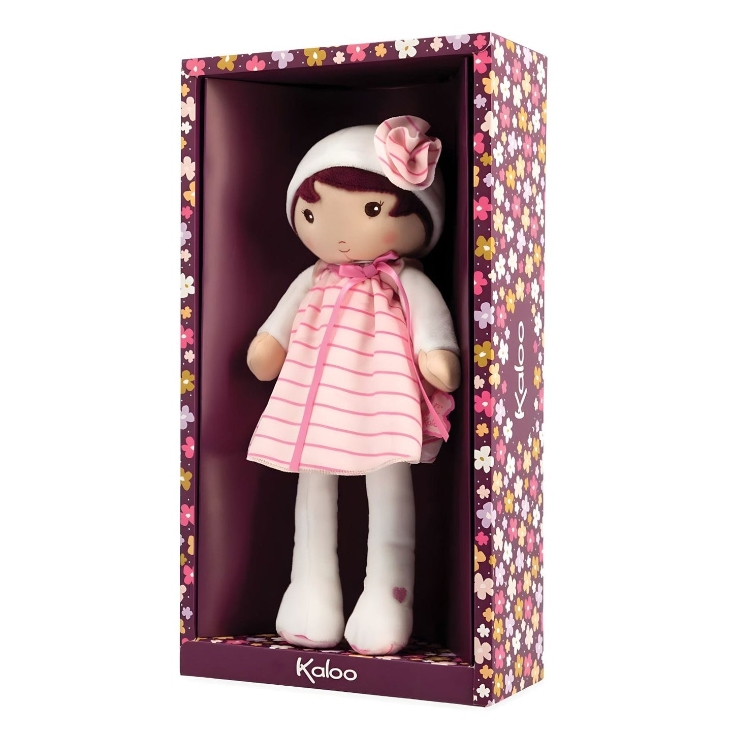 Boneca de pano Rose da Kaloo com vestido rosa às riscas, gorro branco e flor lateral
