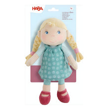 Boneca de pano para bebé Linnéa com expressão doce e mimosa