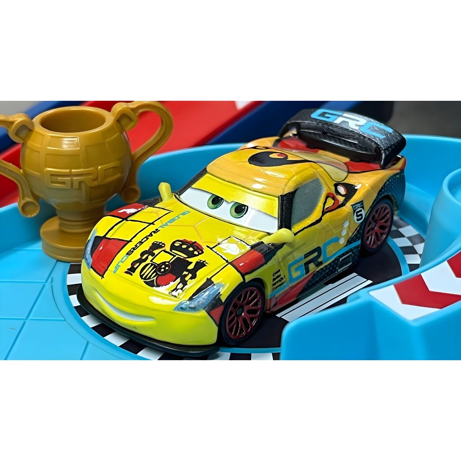 carros Disney - Jackson Storm e Miguel Camino