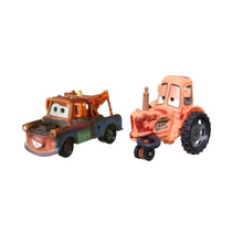 Mater e Trator com Pneu na Boca em embalagem Cars Disney