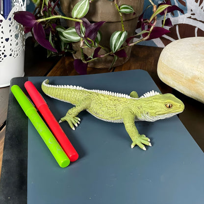 Figura de goma Tuatara en detalle