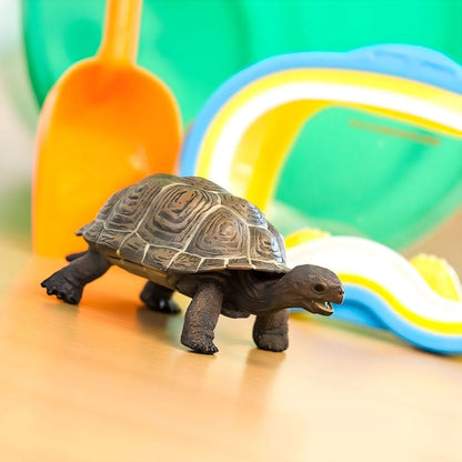 Figura de goma cría de tortuga de las Galápagos para colecciones de animales