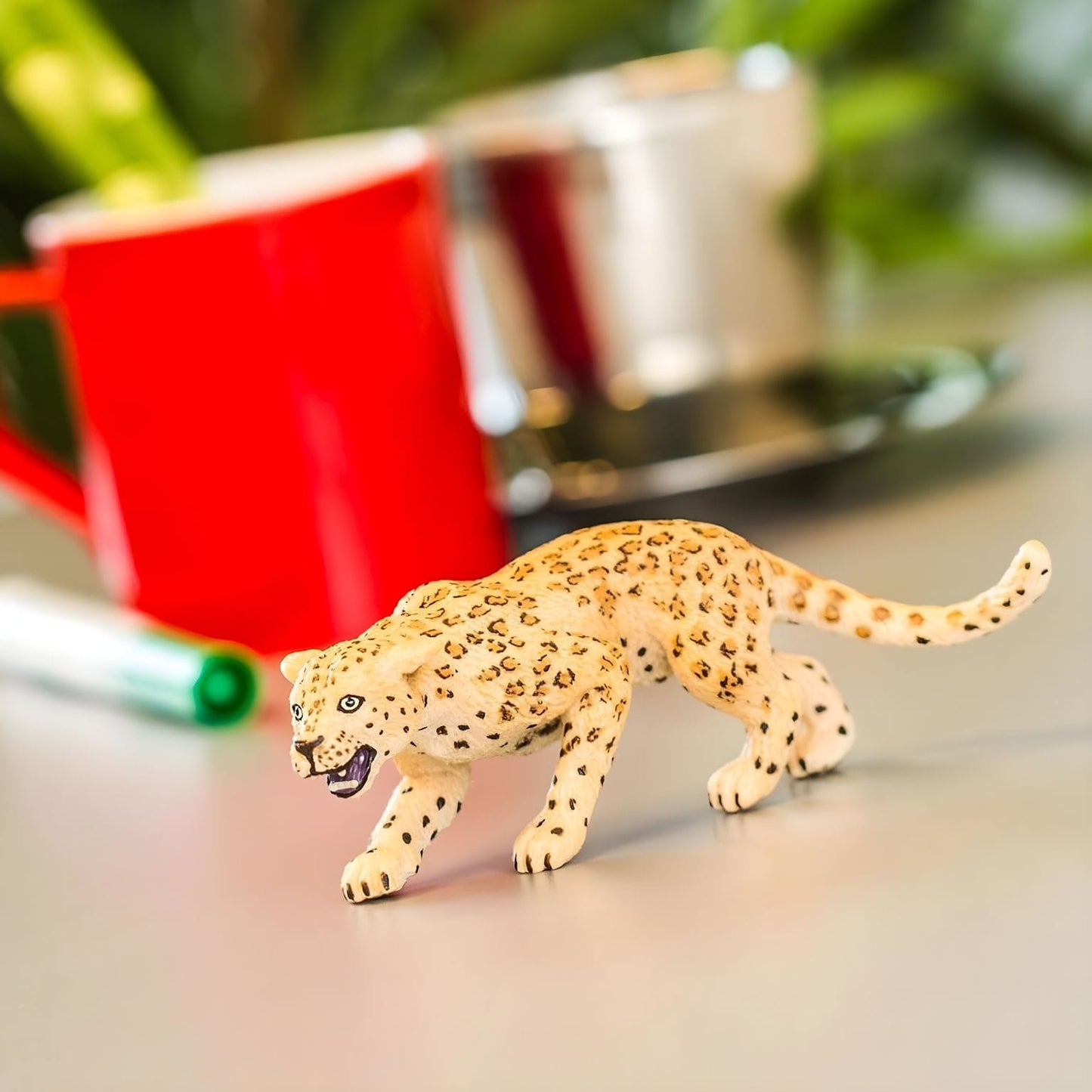 Figura de borracha leopardo para brincadeiras de vida selvagem