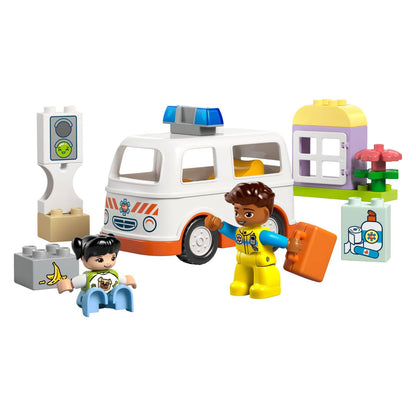 Lego Duplo Ambulância e Condutor montado com semáforo, casa e duas figuras