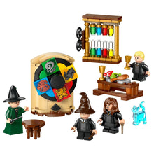 Lego Harry Potter Castelo de Hogwarts cerimónia do Chapéu Selecionador com personagens e acessórios de Hogwarts