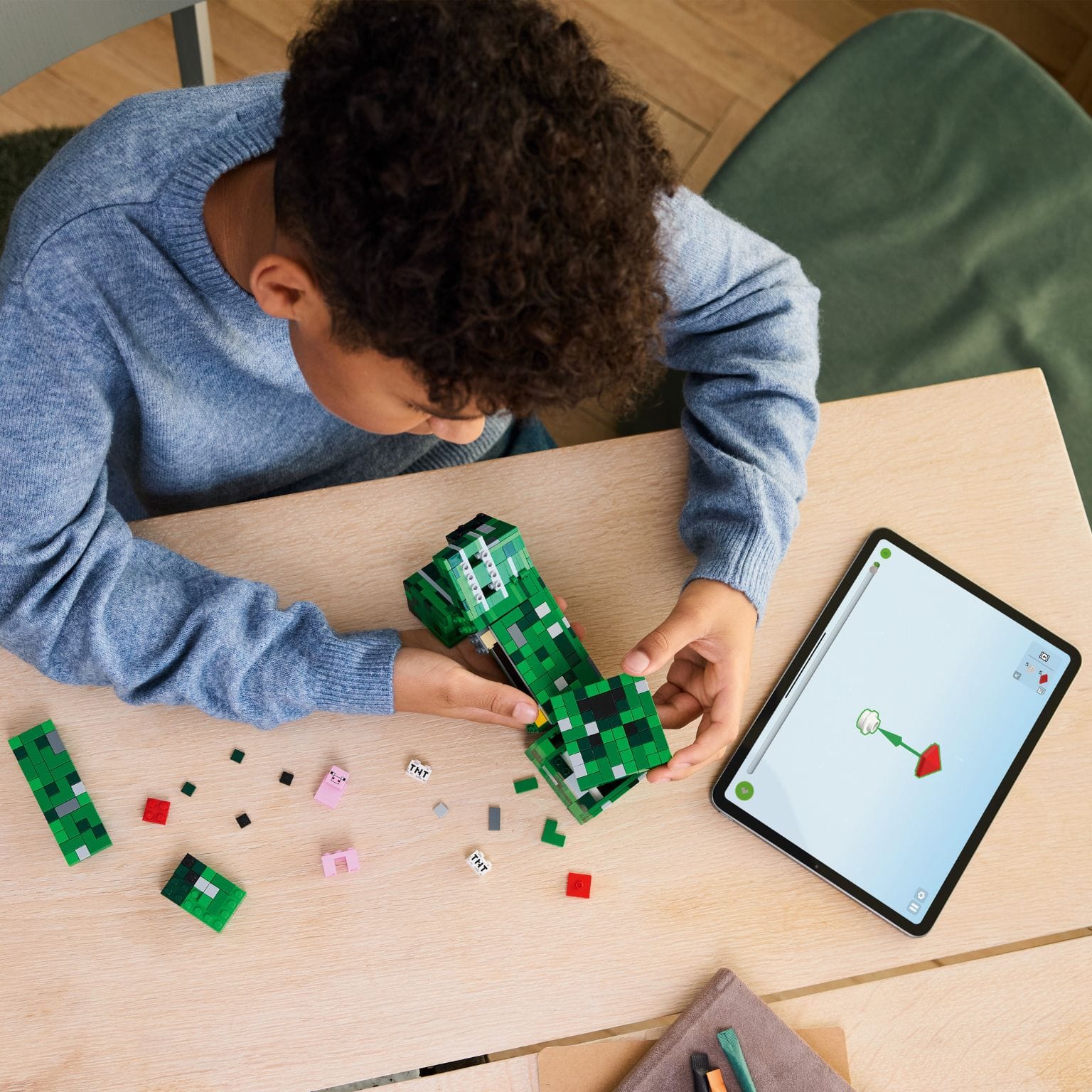 LEGO Minecraft O Creeper vista adicional 2