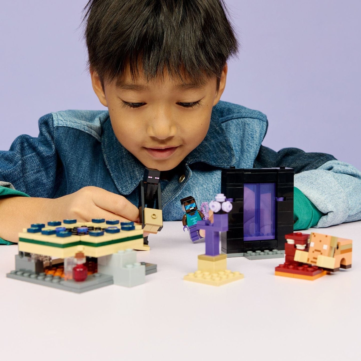 Lego Minecraft Jornada em Nether e Portal do End com portal, personagens Minecraft e cenário de aventura