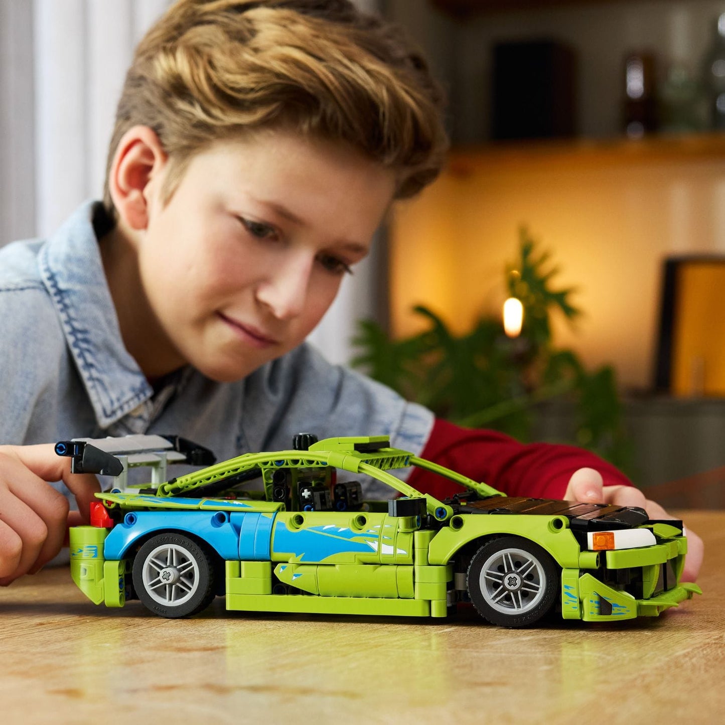 Detalhe do carro LEGO Technic Mitsubishi Eclipse