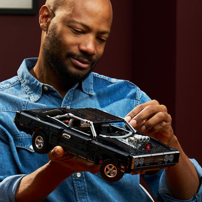 Detalle del coche LEGO Dodge Charger R/T Fast and Furious