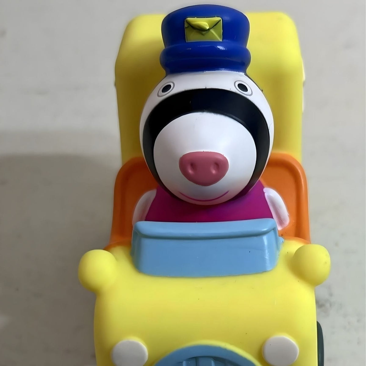 Peppa Pig Little Buggy veículo carteiro para histórias imaginativas
