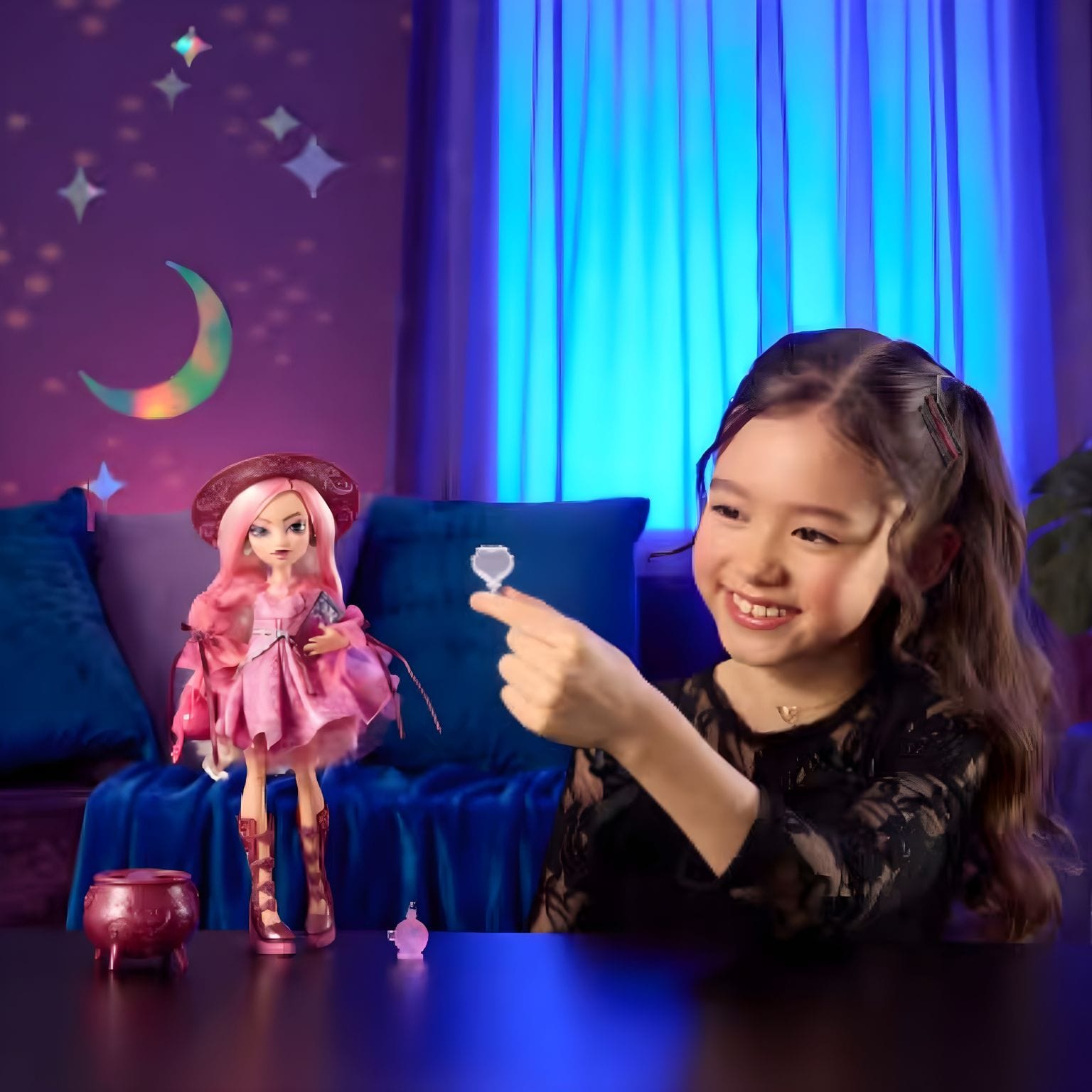 Carina Song Monster High Moonspell Magic com caldeirão surpresa