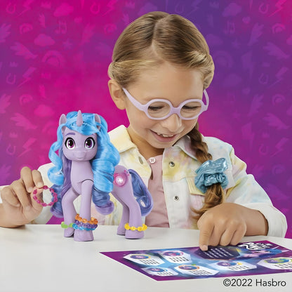 Juguete My Little Pony Izzy Moonbow para aventuras luminosas en Equestria