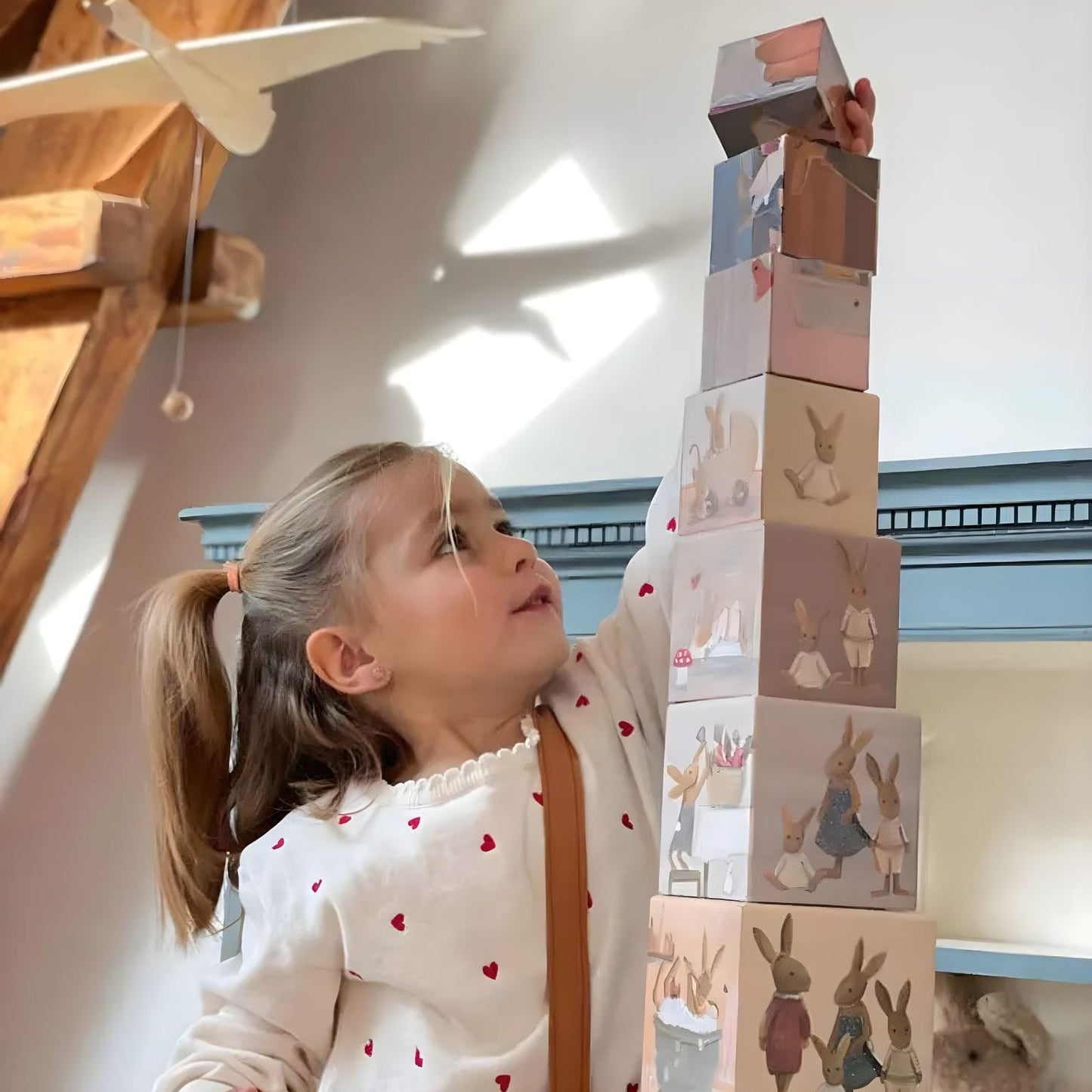 Brinquedo Pirâmide 123 Família de Coelhos com números e cores