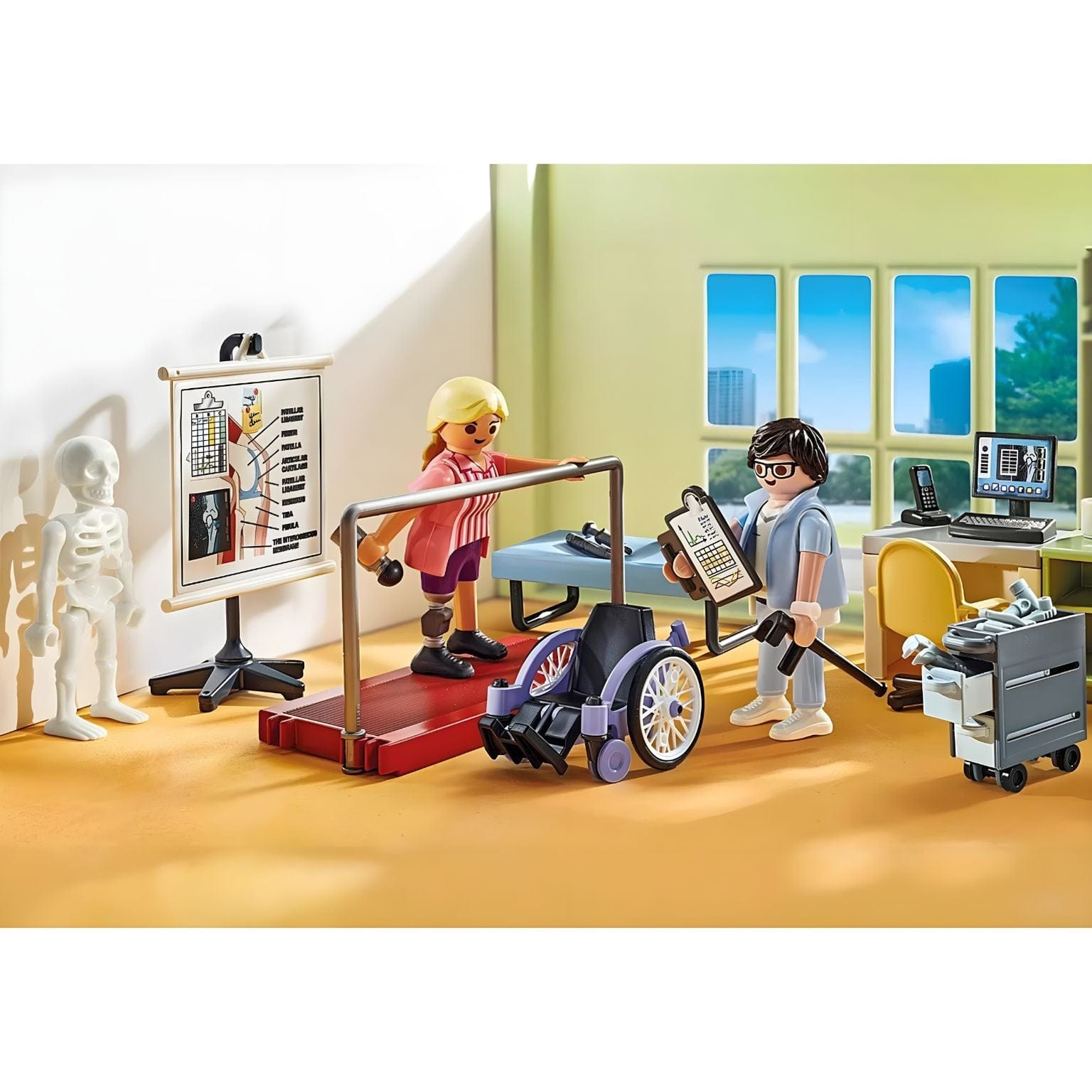 Playmobil City Life Ortopedia com paciente em cadeira de rodas, profissional de saúde, mesa de consulta e zona de reabilitação