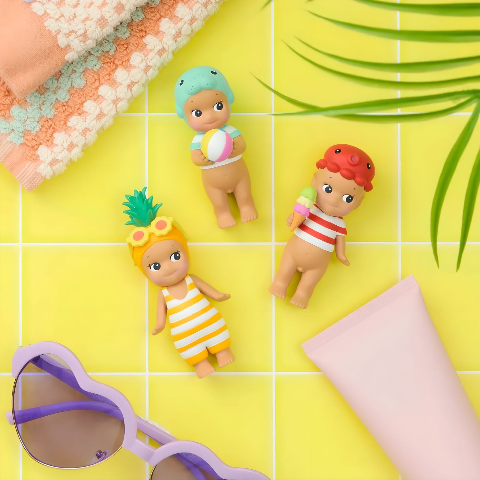 Sonny Angel Férias de Verão com visual alegre para exposição e coleção