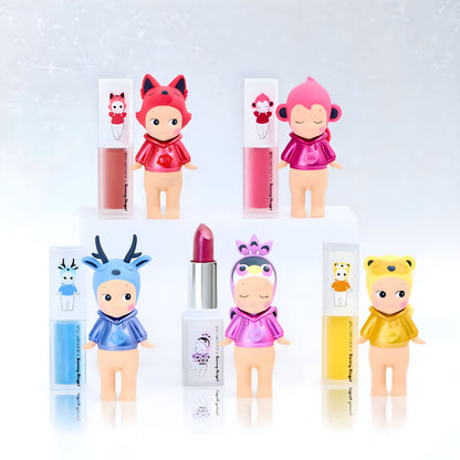 Imagen promocional de la serie Makeup Angel de Sonny Angel x shu uemura en tonos rosa y violeta