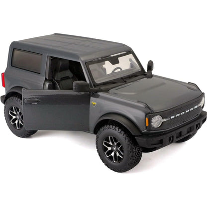 Presentamos Ford Bronco Badlands gris con el SKU 683153024 recomendado para + 3 años