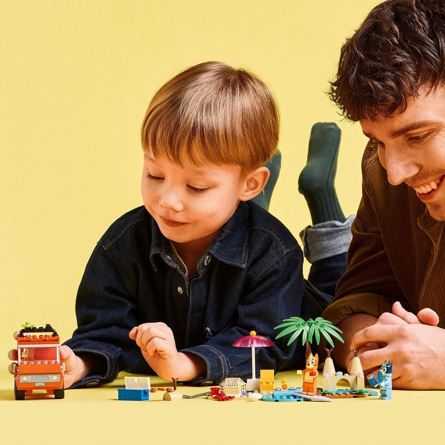 Apresentamos Lego Bluey - Viagem de Carro à Praia com a Bluey e a Família com o SKU 661120225 recomendado para + 4 anos