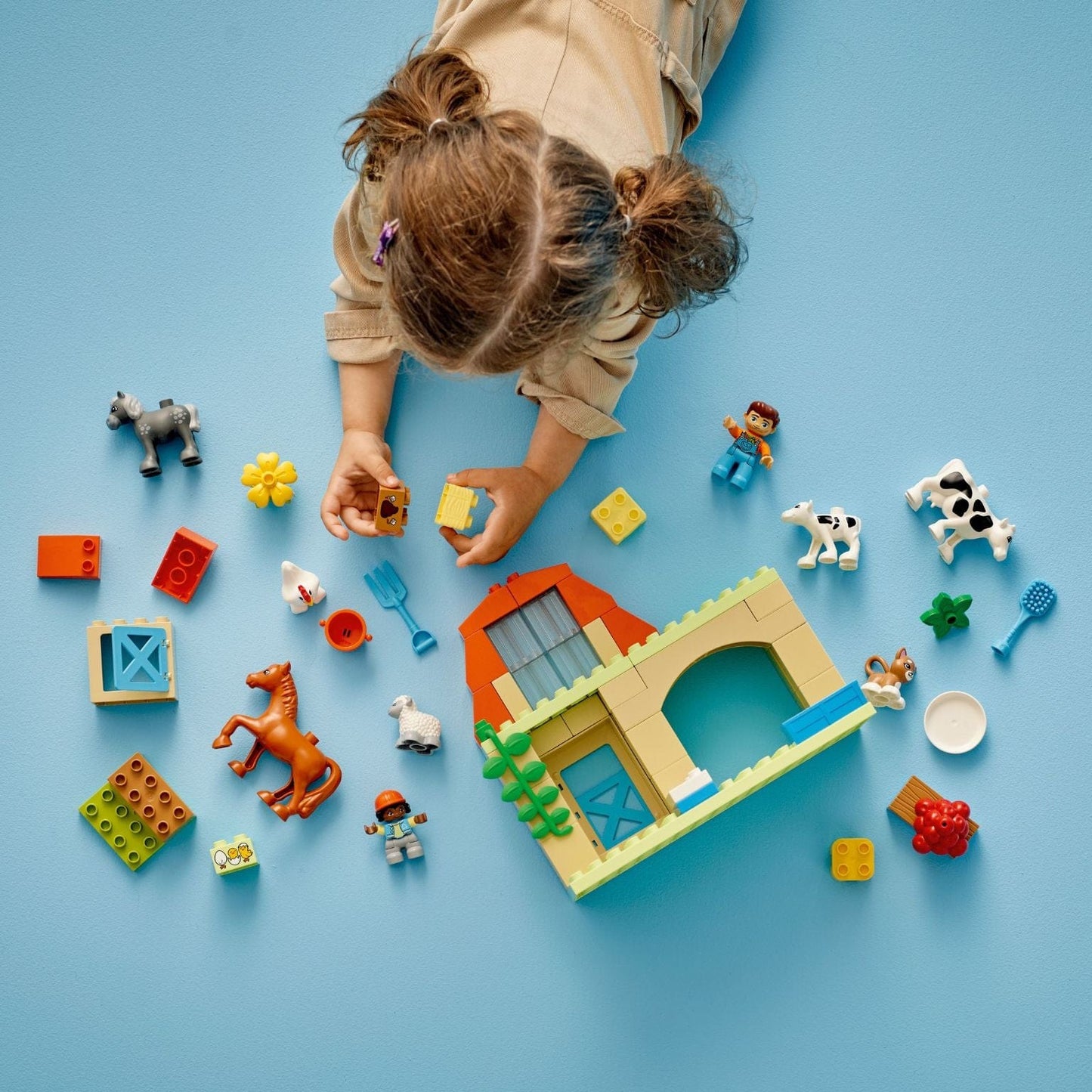 Apresentamos Lego Duplo Cuidar dos Animais na Quinta com o SKU 661041624 recomendado para + 2 anos