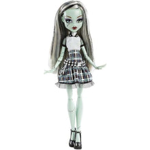 Apresentamos Monster High Mais Viva do que Morta -Frankie Stein- com o SKU 55042121 recomendado para + 6 anos