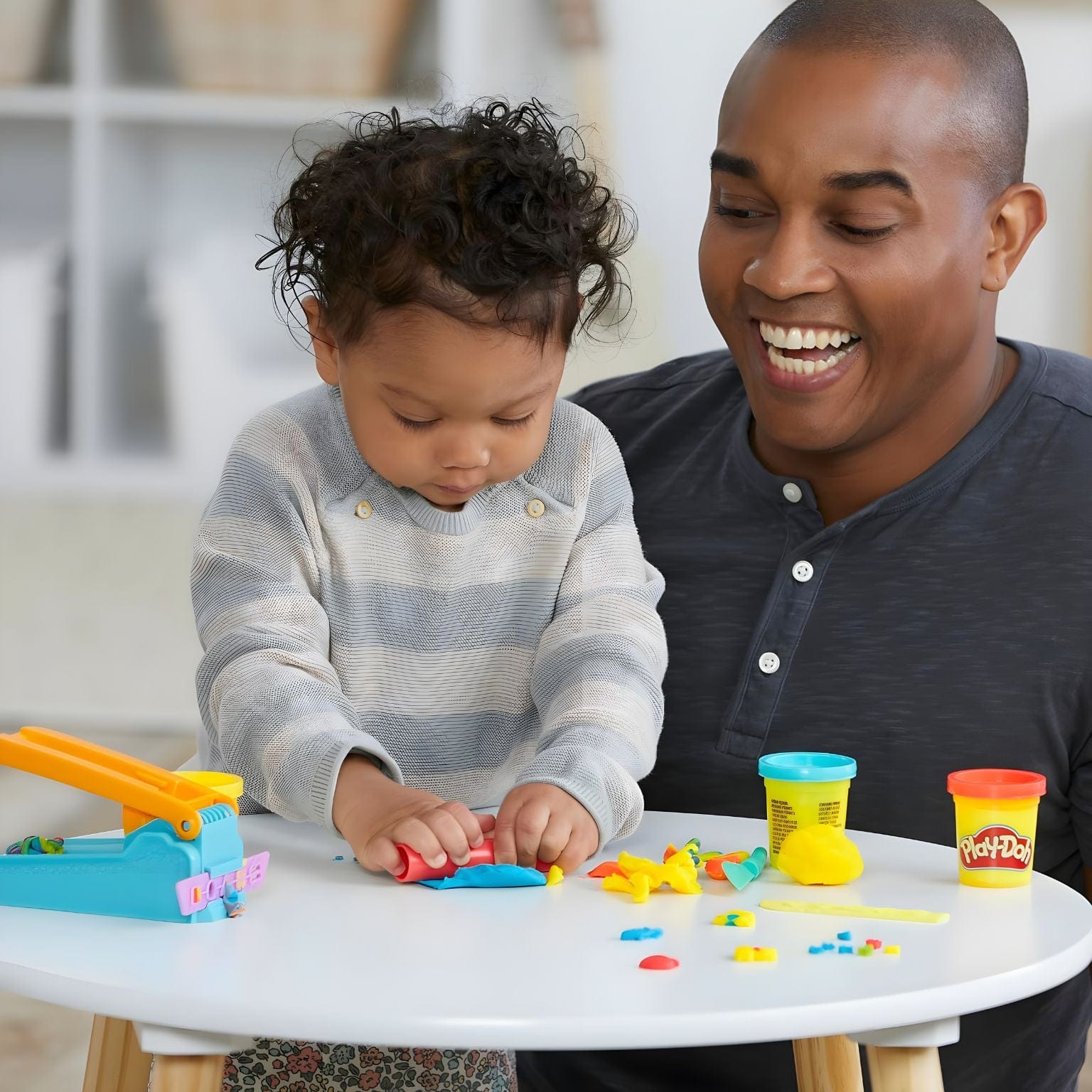 Kit Play-Doh Fábrica Divertida para explorar cores e formas
