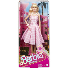 Apresentamos Barbie The Movie - Barbie em Vestido Rosa Gingham com o SKU 231607024 recomendado para + 3 anos