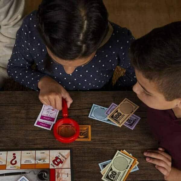 Apresentamos Monopoly Notas Falsas com o SKU 90267422 recomendado para + 8 anos