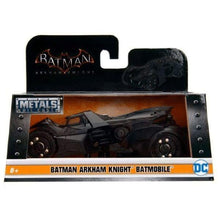Apresentamos Veículo Batman Arkham Knight Batmobile com o SKU 239871818 recomendado para + 8 anos